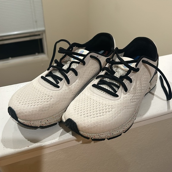 Under Armour Women’s HOVR Sonic 5 Pride Running Shoes - New Conditon - Picture 5 of 13